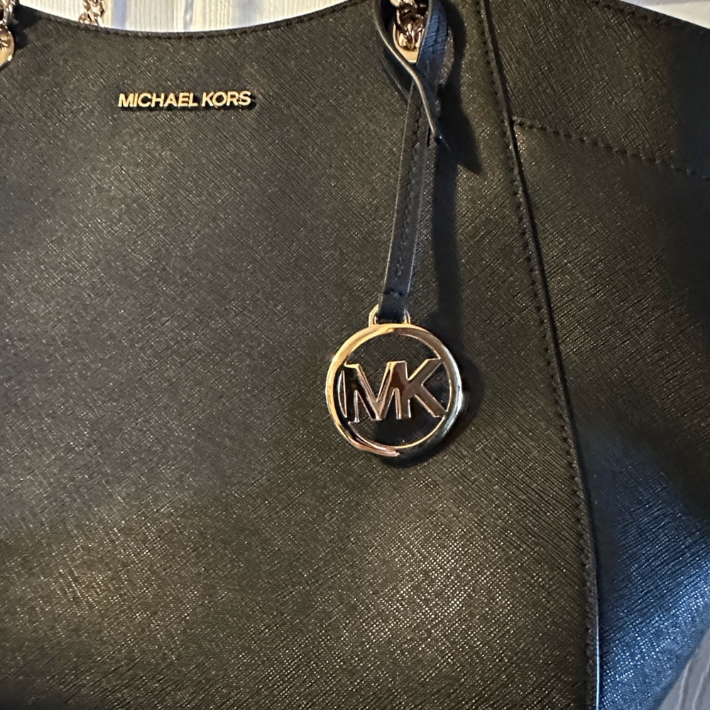 Michael Kors Black Shoulder Bag w/Gold Accents/ Jet Set Tote MK, Authentic New - Picture 5 of 8